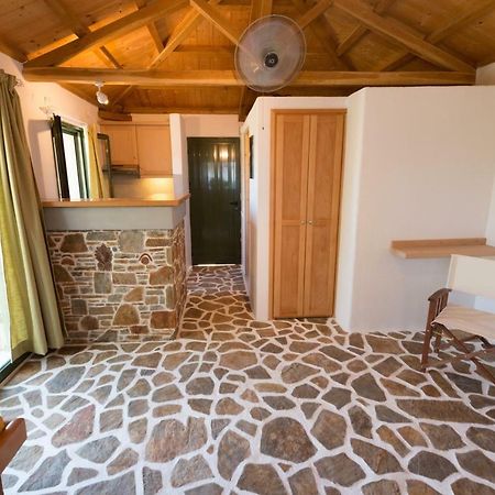 Casa Milos Stone Chalets Alónnisos エクステリア 写真