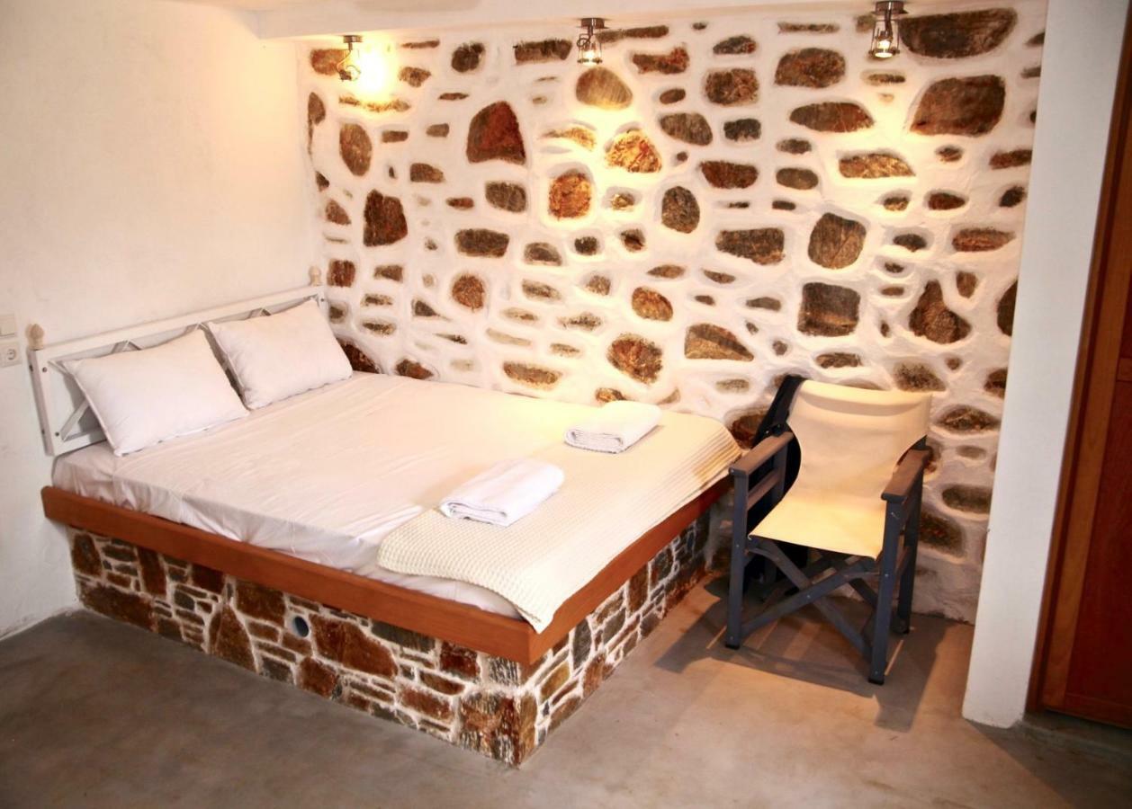Casa Milos Stone Chalets Alónnisos エクステリア 写真