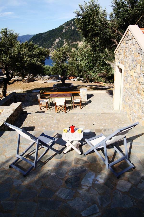 Casa Milos Stone Chalets Alónnisos エクステリア 写真