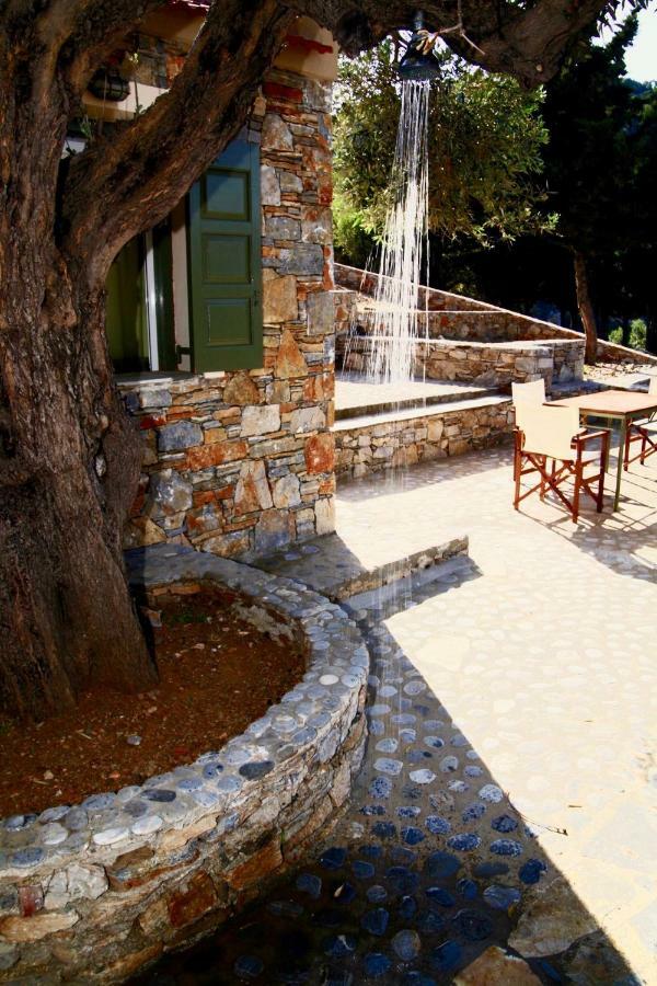 Casa Milos Stone Chalets Alónnisos エクステリア 写真